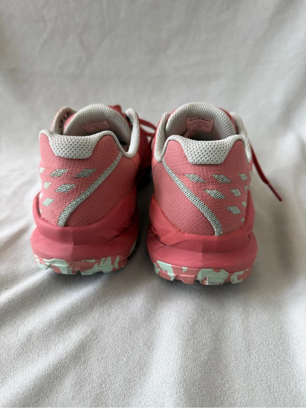 Mammut Sertig II Low Trail Running Shoes Womens Size 9 Pink Camo Lug 3030-04310